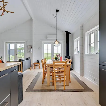 Siebelt - 200m From The Sea In Djursland And Mols By Interhome * Knebel